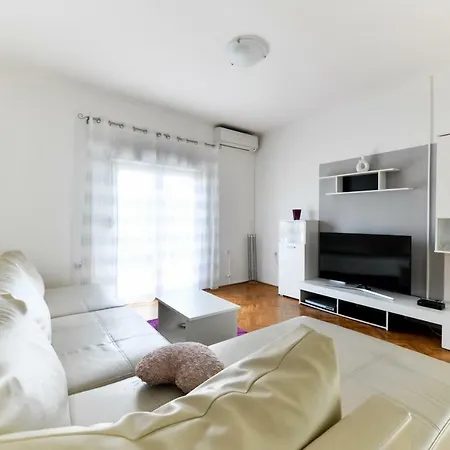 Villa Medun- Private Pool, Bbq, Parking, Airconditioning - Ae1084 아파트 *