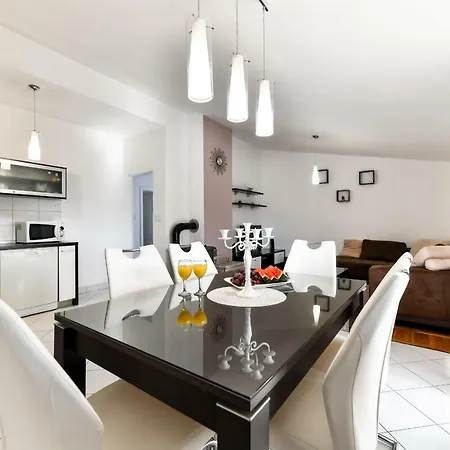Villa Medun- Private Pool, Bbq, Parking, Airconditioning - Ae1084 아파트 *
