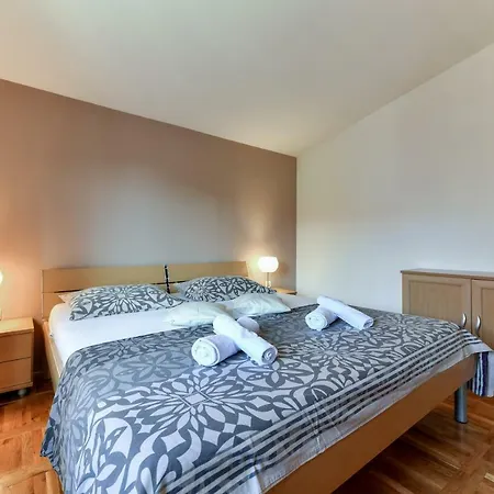 Villa Medun- Private Pool, Bbq, Parking, Airconditioning - Ae1084 아파트 *