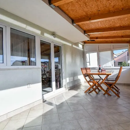 Villa Medun- Private Pool, Bbq, Parking, Airconditioning - Ae1084 아파트 *
